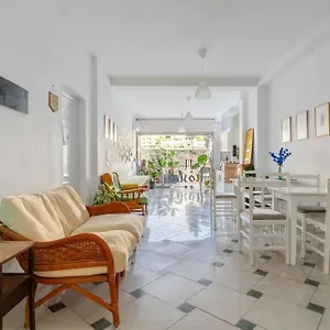 Hostel Hasta La Vista, Σαράντα